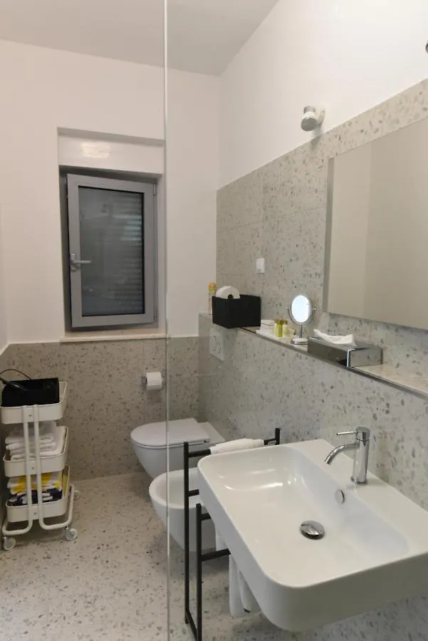 Buric House - Apartments Klasik And Studio Mini 罗维尼 克罗地亚